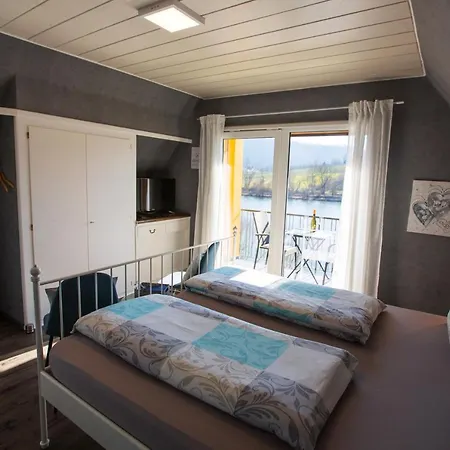 Der Weinladen * 克罗夫