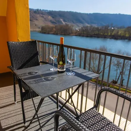 Der Weinladen * 克罗夫