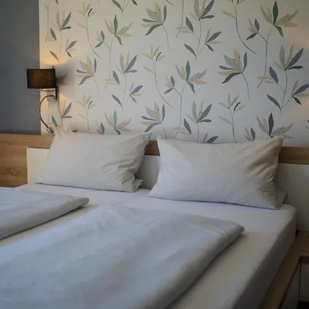 民宿 Der Weinladen 克罗夫