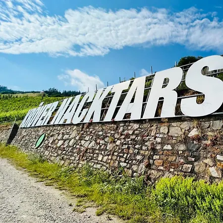 Der Weinladen 民宿 克罗夫